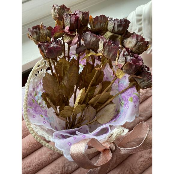 Dried Flowers in Crocheted Bucket, Matching Floral Handkerchief, Handmade! - Picture 2 of 10